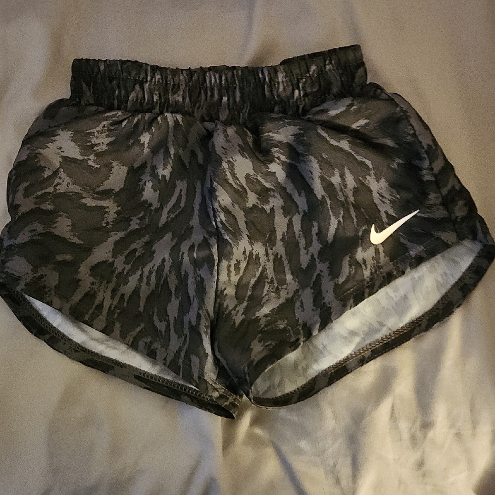 Nike Women's Athletic Shorts in Black and Gray